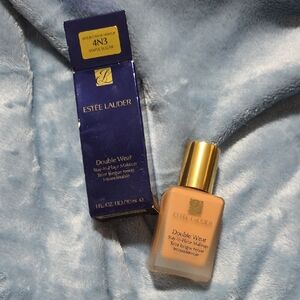 Estee Lauder Double Wear Foundation - Maple Sugar